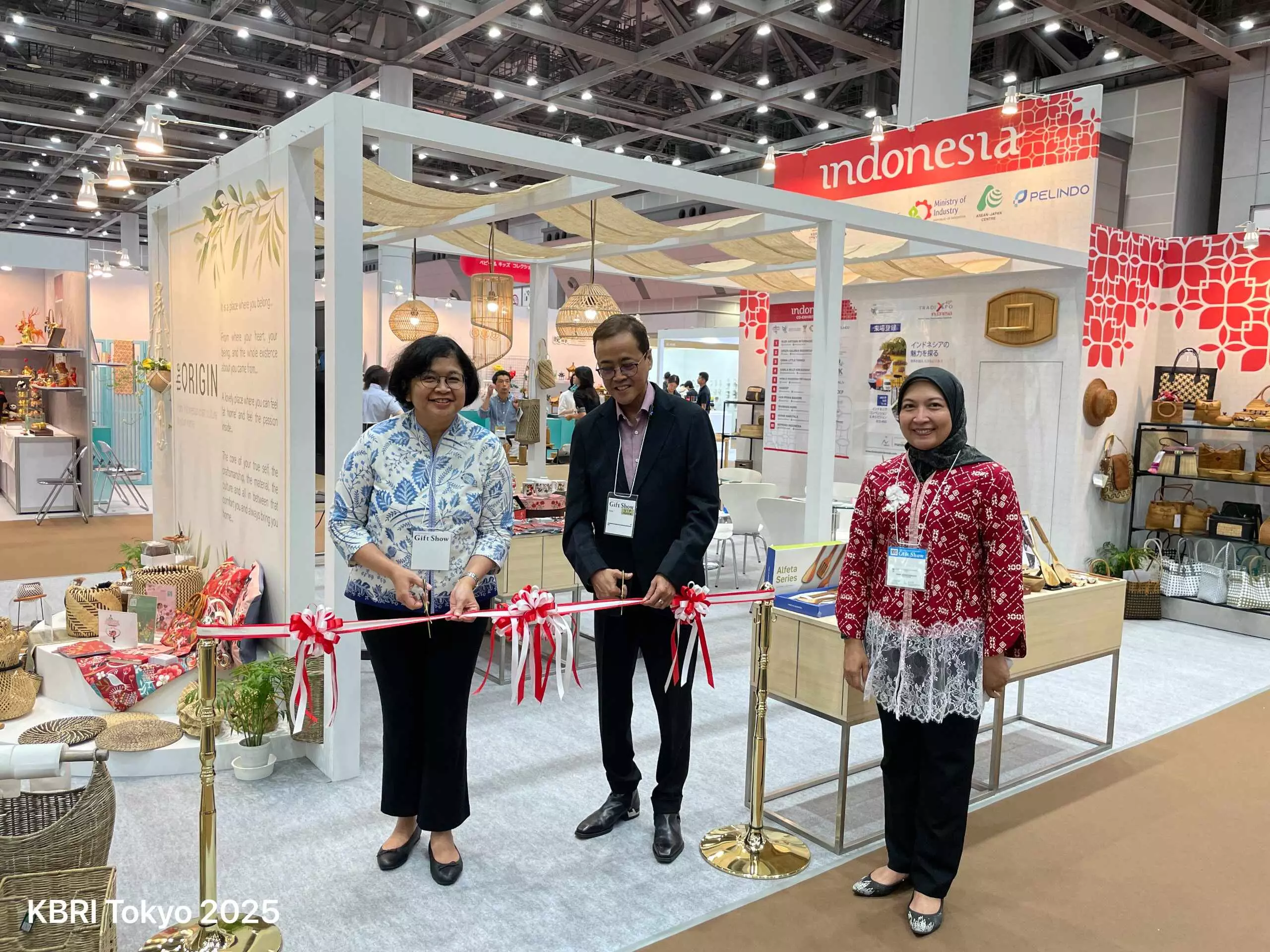 Paviliun Indonesia hadirkan produk dekorasi rumah di the 100th Tokyo International Gift Show 2025 Paviliun Indonesia hadirkan produk dekorasi rumah di the 100th Tokyo International Gift Show 2025