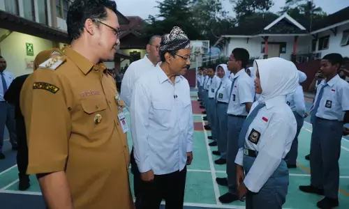 Terharu, Kepsek SRMA 43 Magelang cerita soal siswa Sekolah Rakyat ke Gus Ipul