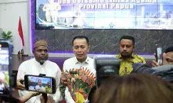 Pj Gubernur Fatoni minta aktifkan kembali siskamling di Papua Pj Gubernur Fatoni minta aktifkan kembali siskamling di Papua