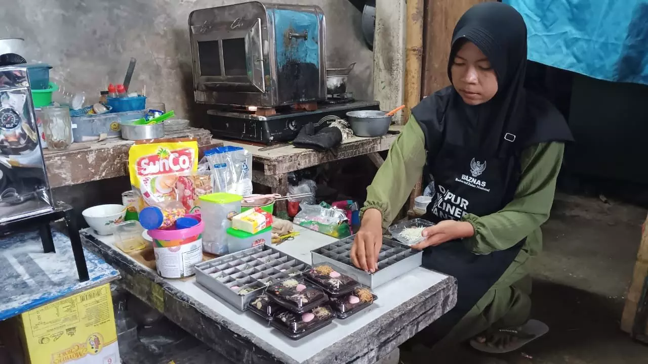 BAZNAS Microfinance Desa Tulungagung bantu tingkatkan usaha kue rumahan mustahik binaan BAZNAS Microfinance Desa Tulungagung bantu tingkatkan usaha kue rumahan mustahik binaan