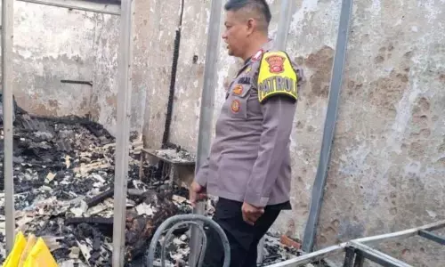 Polisi ringkus remaja pembakar kios pecel lele di Bogor Polisi ringkus remaja pembakar kios pecel lele di Bogor