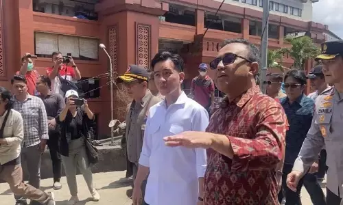 Wapres minta segera perbaiki fasilitas Pasar Badung dan Kumbasari Wapres minta segera perbaiki fasilitas Pasar Badung dan Kumbasari
