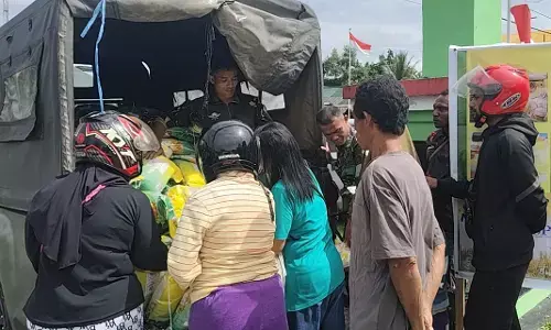 Sambut HUT TNI, Kodim 1710/Mimika gelar `Gerakan Pangan Murah` Sambut HUT TNI, Kodim 1710/Mimika gelar `Gerakan Pangan Murah`