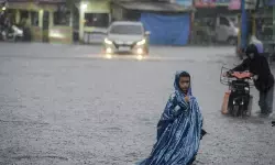 DPUPR Tangerang kerahkan petugas di area rawan banjir DPUPR Tangerang kerahkan petugas di area rawan banjir