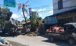 Pemkot Denpasar Bali bersihkan sisa material dampak banjir