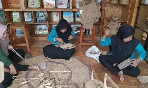 Kerajinan limbah kertas Desa Tegal Maja Serang bidik pasar ekspor Kerajinan limbah kertas Desa Tegal Maja Serang bidik pasar ekspor