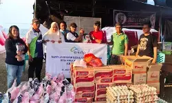 ASDP berikan sembako pada puluhan korban kebakaran rumah di Sorowako ASDP berikan sembako pada puluhan korban kebakaran rumah di Sorowako