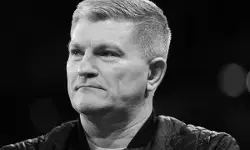 Legenda tinju Ricky Hatton meninggal dunia