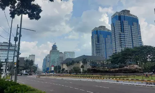 Jakarta diprakirakan hujan pada Minggu sore hingga malam Jakarta diprakirakan hujan pada Minggu sore hingga malam