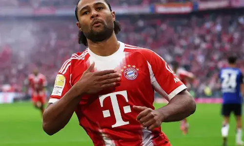 Muenchen menang telak atas Hamburg Muenchen menang telak atas Hamburg