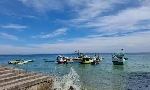 BMKG peringatkan gelombang laut hingga 4 meter di wilayah NTT BMKG peringatkan gelombang laut hingga 4 meter di wilayah NTT