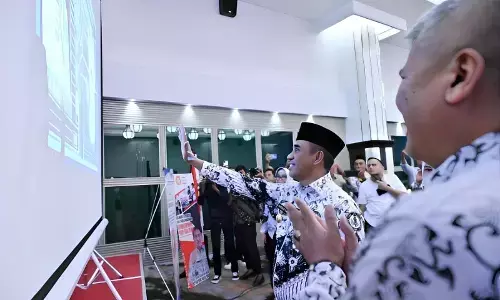 Gubernur Sulteng minta guru hasilkan rekomendasi majukan pendidikan Gubernur Sulteng minta guru hasilkan rekomendasi majukan pendidikan