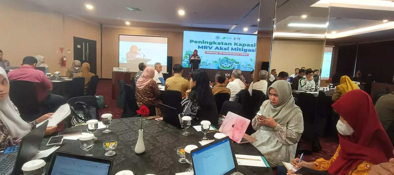 KLH ajak jaga kenaikan suhu dan efek rumah kaca dalam peningkatan kapasitas MRV aksi mitigasi KLH ajak jaga kenaikan suhu dan efek rumah kaca dalam peningkatan kapasitas MRV aksi mitigasi
