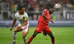 Rizky Ridho keluhkan kondisi lapangan JIS