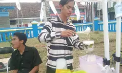 Viral di Majalengka, es teler se-ember cuma sepuluh ribu, yang jual mahasiswa