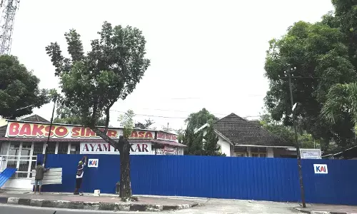PN Medan eksekusi aset milik KAI yang dikuasai pihak lain di Jalan Perintis Kemerdekaan PN Medan eksekusi aset milik KAI yang dikuasai pihak lain di Jalan Perintis Kemerdekaan