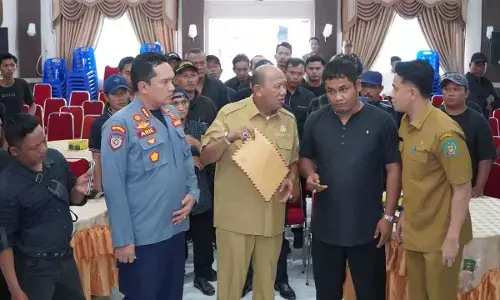 Geruduk kantor Bupati Langkat, puluhan massa BAPERA tagih janji Syah Afandin Geruduk kantor Bupati Langkat, puluhan massa BAPERA tagih janji Syah Afandin
