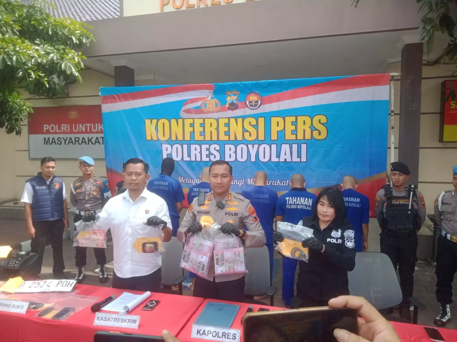 Lima perampok modus gandakan uang dan berpura-pura jadi polisi diamankan petugas