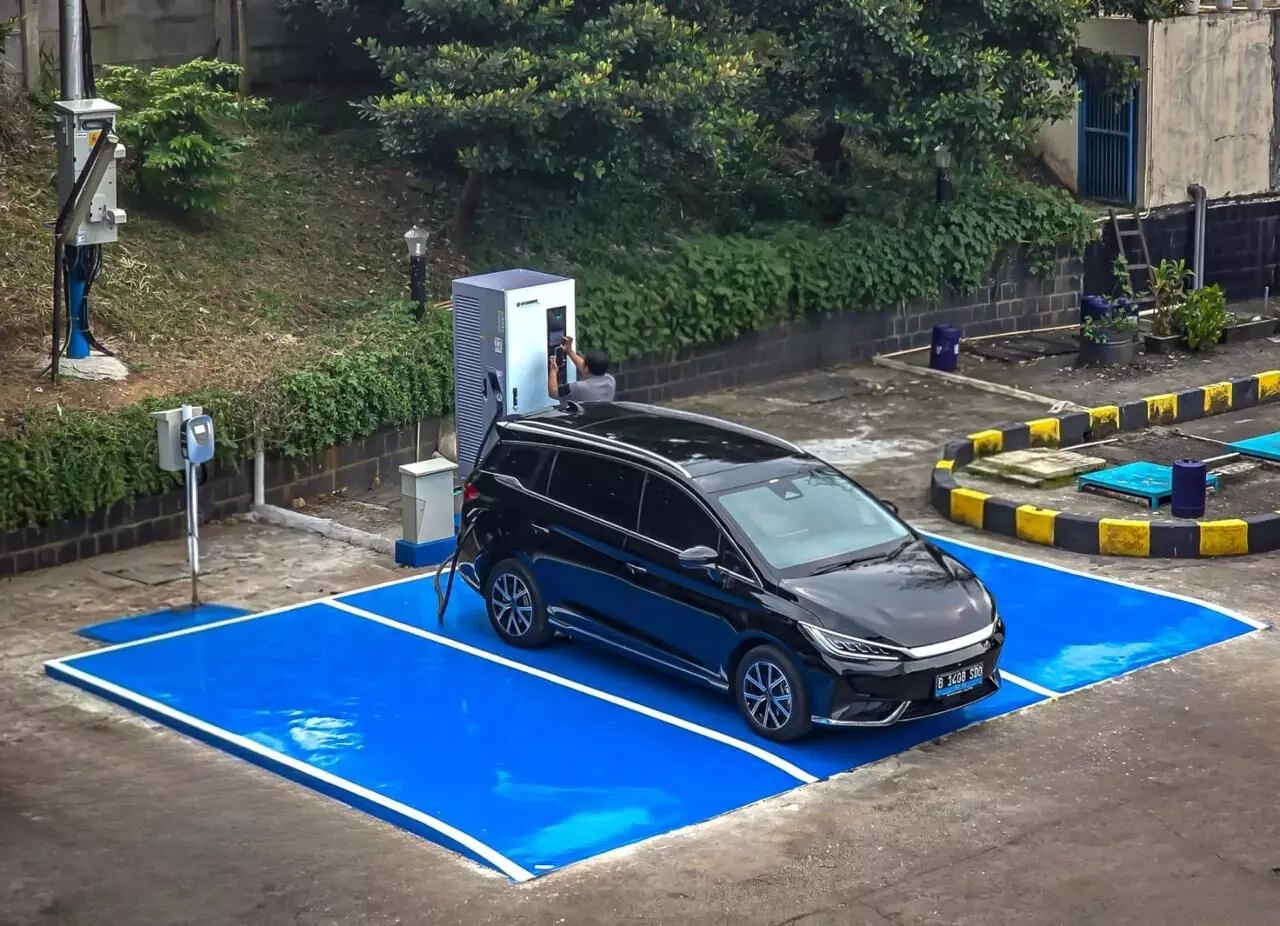 Stasiun PKLU Ultra Fast Charging Graha Dirgantara resmi beroperasi Stasiun PKLU Ultra Fast Charging Graha Dirgantara resmi beroperasi