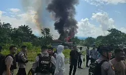 Kerusuhan di Kabupaten Yalimo, Papua, sejumlah rumah warga dan fasilitas dibakar Kerusuhan di Kabupaten Yalimo, Papua, sejumlah rumah warga dan fasilitas dibakar