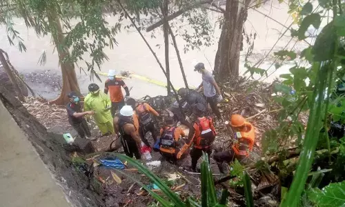 Basarnas konfirmasi identitas satu korban meninggal akibat banjir Basarnas konfirmasi identitas satu korban meninggal akibat banjir