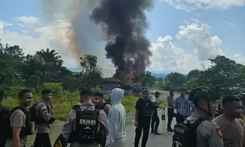 Kerusuhan di Kabupaten Yalimo, Papua, sejumlah rumah warga dan fasilitas dibakar
