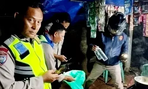 Jual miras, warung dan angkringan digerebek aparat Polres Kudus Jual miras, warung dan angkringan digerebek aparat Polres Kudus