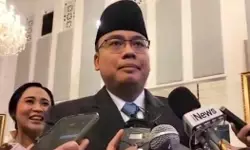 Gantikan Hasan Nasbi, Wamen Komodigi Angga Raka dapat tugas baru