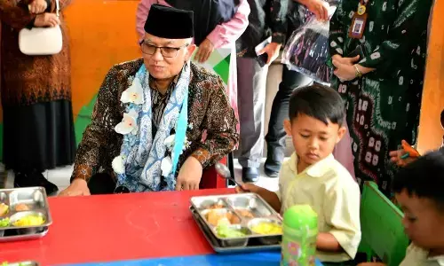 Wamendikdasmen-Komisi X DPR tinjau revitalisasi sekolah & MBG di Garut Wamendikdasmen-Komisi X DPR tinjau revitalisasi sekolah & MBG di Garut