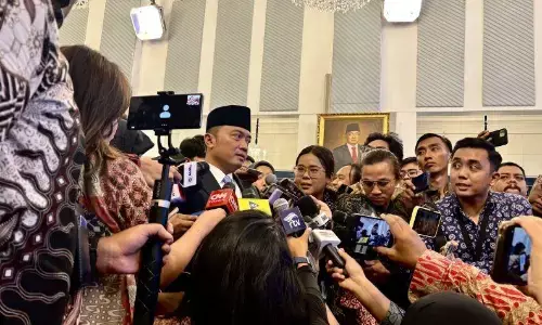 Prabowo beri kenaikan pangkat jenderal kehormatan buat Djamari dan Dofiri Prabowo beri kenaikan pangkat jenderal kehormatan buat Djamari dan Dofiri