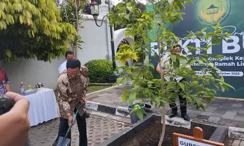 Rukti Bumi, Sri Sultan HB X & Sri Paduka Pakualam X tanam pohon Kantil Rukti Bumi, Sri Sultan HB X & Sri Paduka Pakualam X tanam pohon Kantil