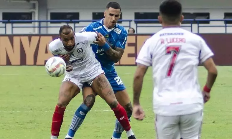 Arema lawan Persib, Persija hadapi PSM di Super League