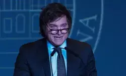 Ribuan warga Argentina protes kebijakan veto Milei