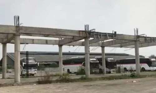 Publik keluhkan mangkraknya Terminal Kalijaya Cikarang Publik keluhkan mangkraknya Terminal Kalijaya Cikarang