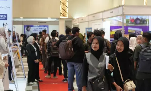 Job Fair UMK 2025 diserbu pencari kerja Job Fair UMK 2025 diserbu pencari kerja