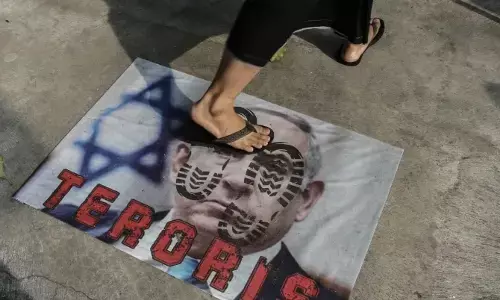 Ratusan Yahudi Ortodok tolak partisipasi Netanyahu di sidang umum PBB Ratusan Yahudi Ortodok tolak partisipasi Netanyahu di sidang umum PBB