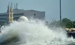 BMKG: Potensi hujan petir, gelombang tinggi dan banjir rob pada Jumat BMKG: Potensi hujan petir, gelombang tinggi dan banjir rob pada Jumat