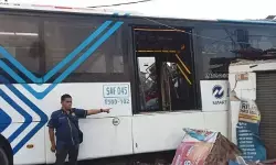 Transjakarta minta maaf atas kejadian bus tabrak ruko di Jaktim Transjakarta minta maaf atas kejadian bus tabrak ruko di Jaktim