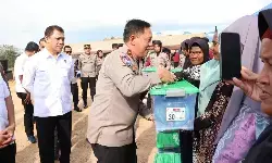 Polri gelar bakti sosial 35 Tahun IKDB 90, bagikan 1.485 paket sembako di Rempang Batam