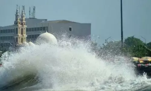BMKG: Potensi hujan petir, gelombang tinggi dan banjir rob pada Jumat BMKG: Potensi hujan petir, gelombang tinggi dan banjir rob pada Jumat