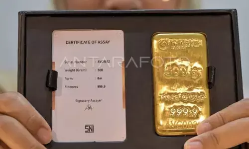 Harga emas Antam kembali turun pada Jumat