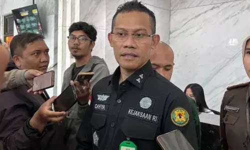 Kejati limpahkan berkas kasus korupsi Yossi Irianto soal Bandung Zoo Kejati limpahkan berkas kasus korupsi Yossi Irianto soal Bandung Zoo
