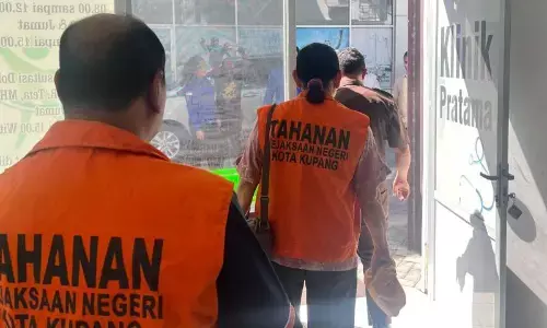 Kejari Kota Kupang tetapkan dua tersangka dugaan korupsi di Bank NTT Kejari Kota Kupang tetapkan dua tersangka dugaan korupsi di Bank NTT
