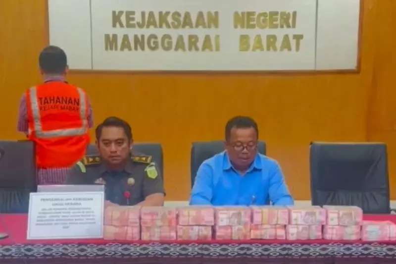 Kejari Mabar tangkap kontraktor korupsi jalan Kejari Mabar tangkap kontraktor korupsi jalan