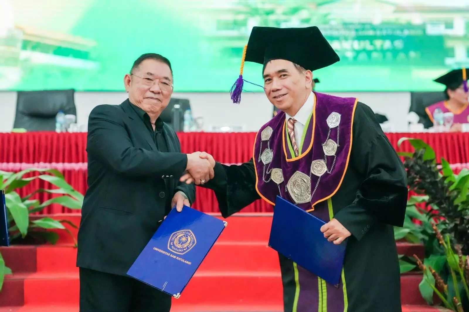 Ribuan Beasiswa Kelapa JHL Foundation dukung program ketahanan pangan Presiden Ribuan Beasiswa Kelapa JHL Foundation dukung program ketahanan pangan Presiden