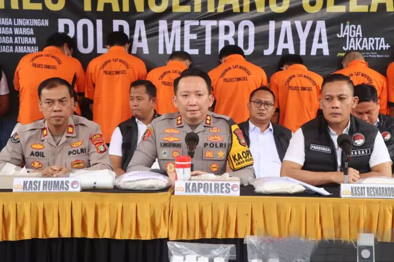 Polres Tangsel ungkap pabrik tembakau sintetis 21 kilogram Polres Tangsel ungkap pabrik tembakau sintetis 21 kilogram