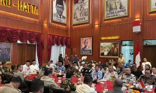 Jam angkut truk tambang dilonggarkan selama jalan diperbaiki Jam angkut truk tambang dilonggarkan selama jalan diperbaiki