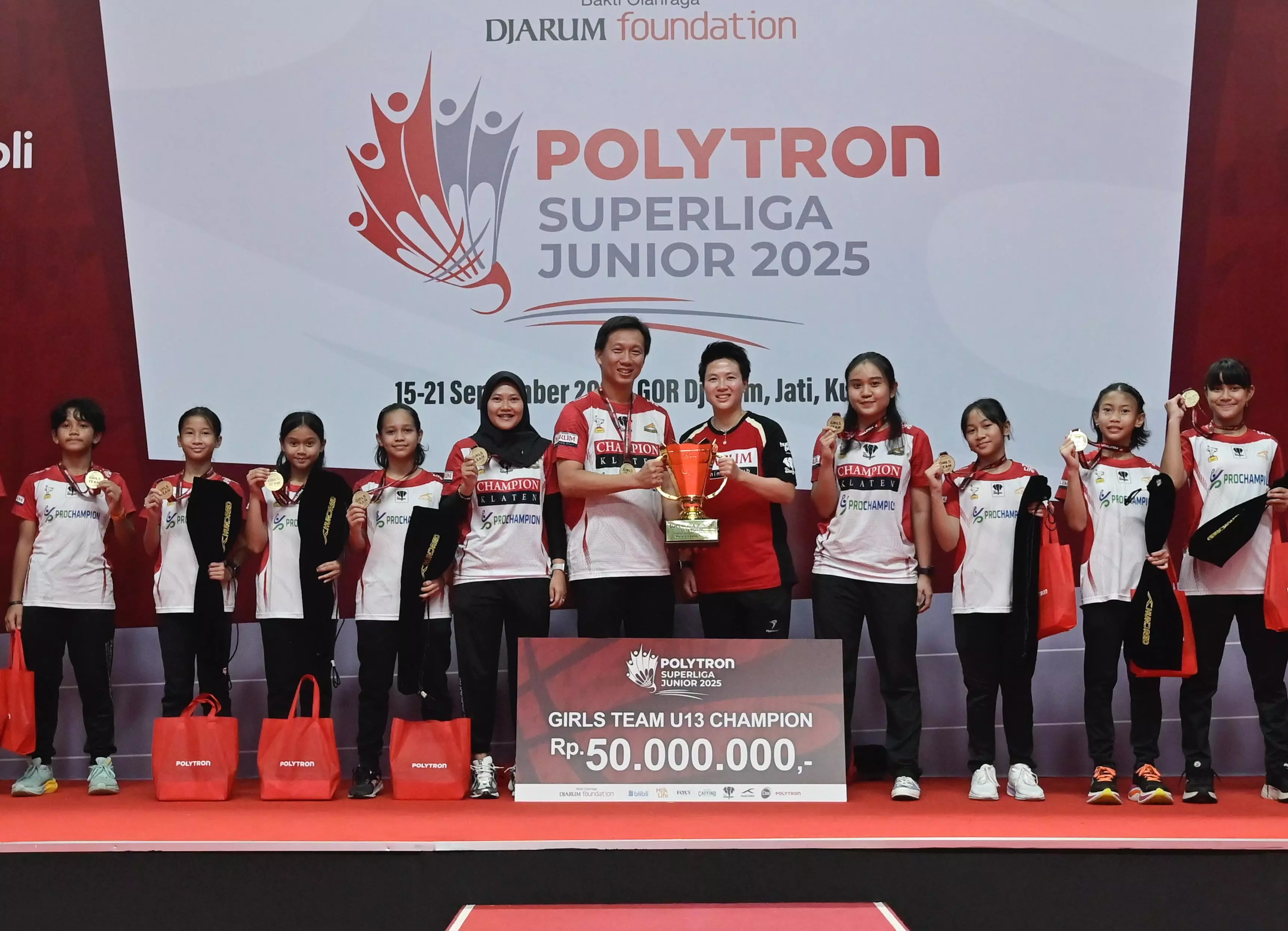PB Djarum Raih Piala Sigit Budiarto dan Liem Swie King PB Djarum Raih Piala Sigit Budiarto dan Liem Swie King
