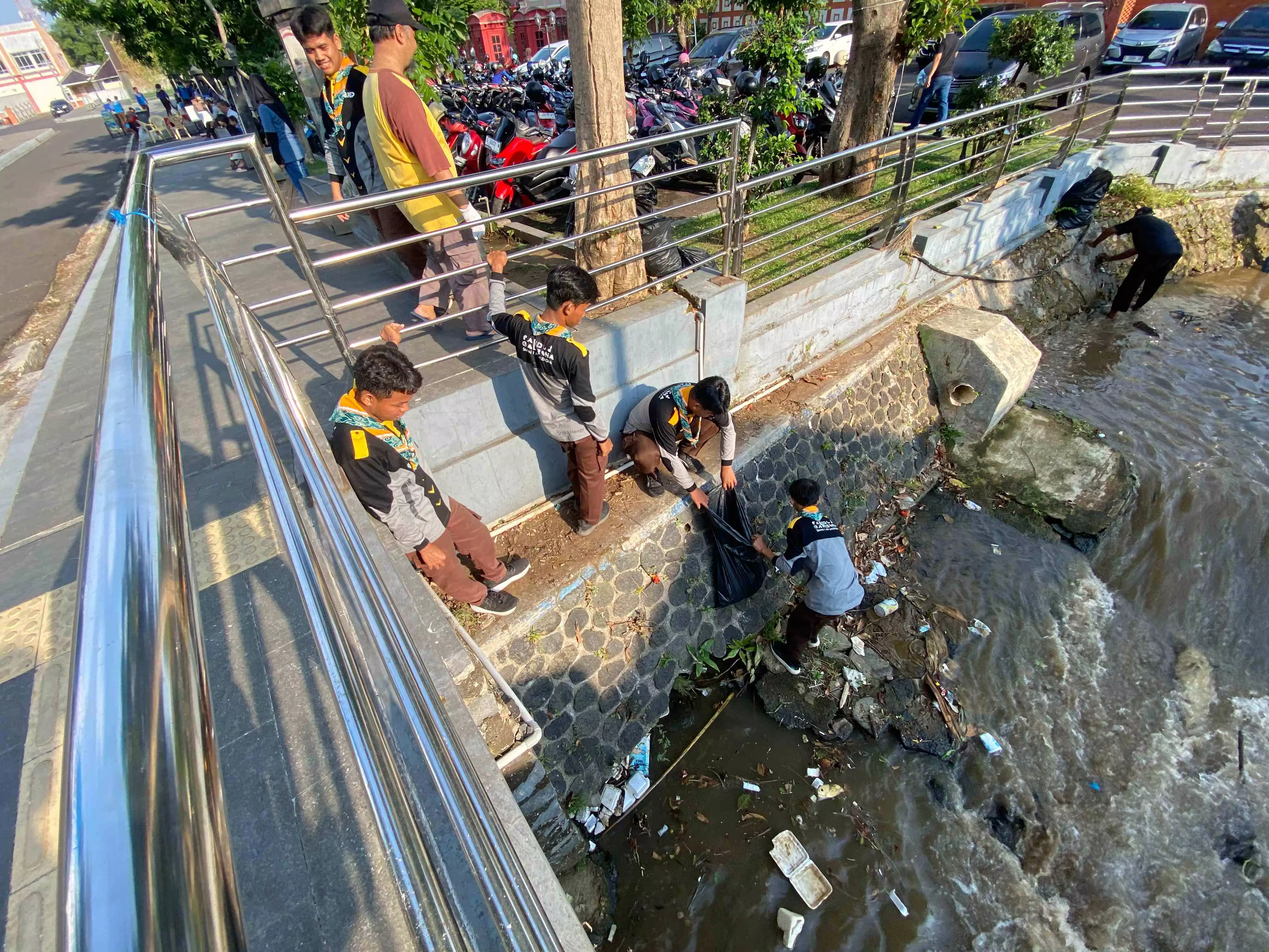 Peringati World Cleanup Day, anggota Pramuka Majalengka bersihkan Sungai Citangkurak Peringati World Cleanup Day, anggota Pramuka Majalengka bersihkan Sungai Citangkurak