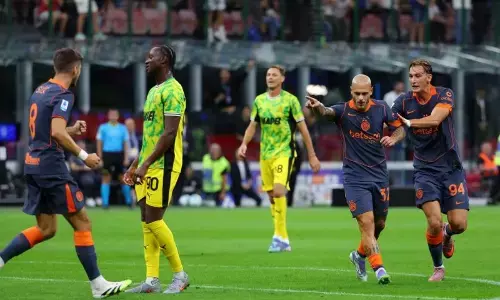 Inter Milan raih kemenangan 2-1 atas Sassuolo di Giuseppe Meazza Inter Milan raih kemenangan 2-1 atas Sassuolo di Giuseppe Meazza
